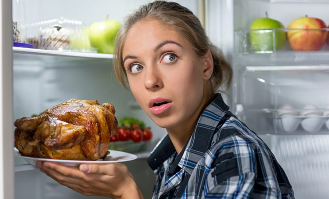 Врачи неожиданно изменили мнение о еде перед сном