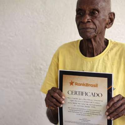 Мужчина из Бразилии говорит, что всю жизнь курил, пил кофе и дожил до 118 лет: в чем секрет долголетия